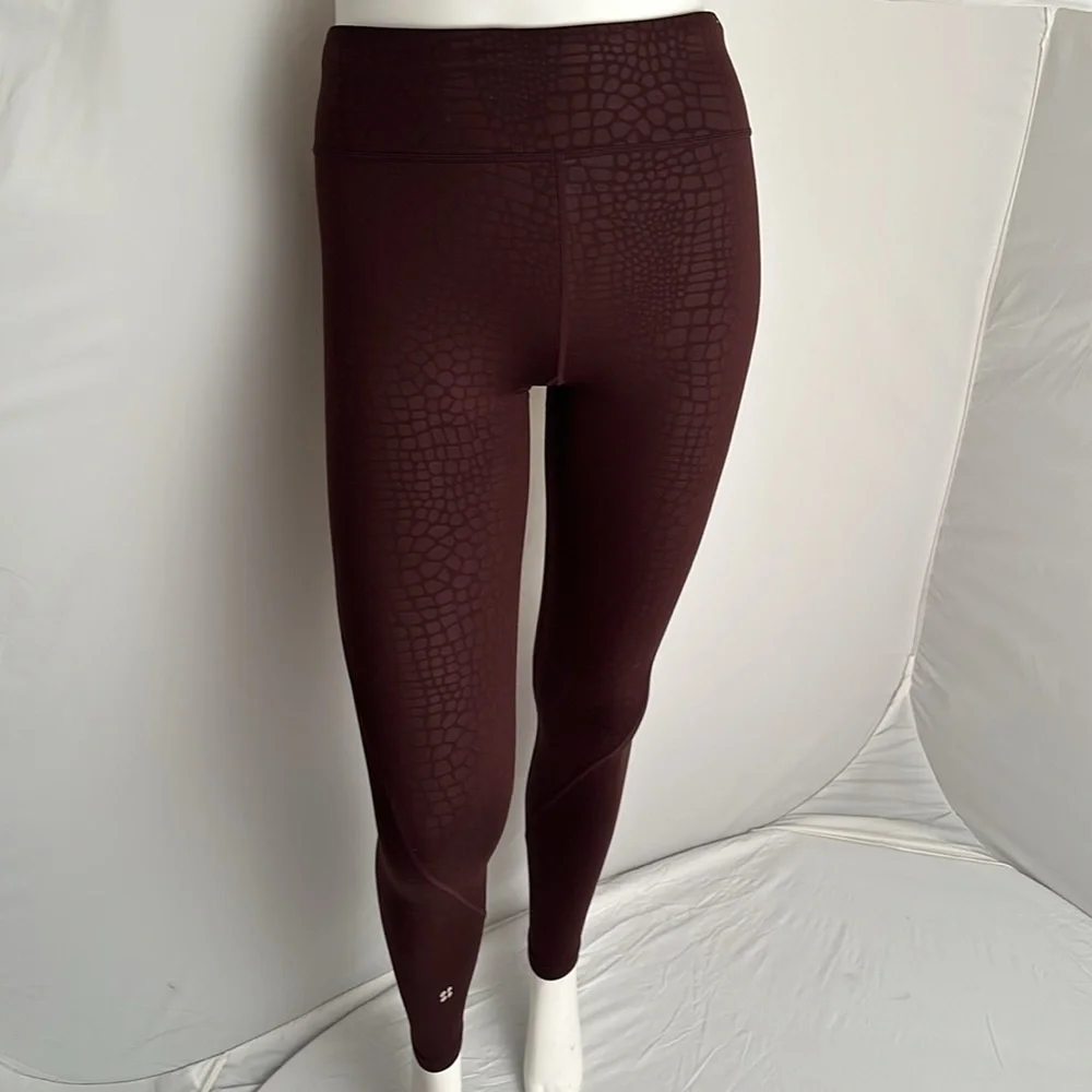 Sweaty Betty All Day maroon snake textured 7/8 leggings